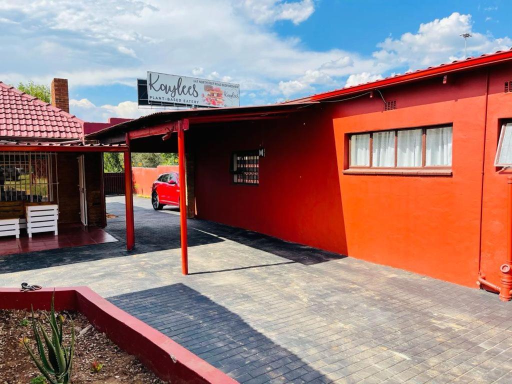 Ithonsi Guesthouse And Spa Kempton Park Exterior photo